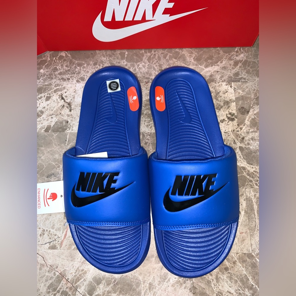 💙Authentic Women’s Nike Victori one slide game Royal slides sandals shoes - Picture 2 of 4